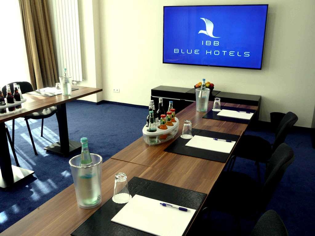 B&B Hotel Berlin-Adlershof Restoran gambar